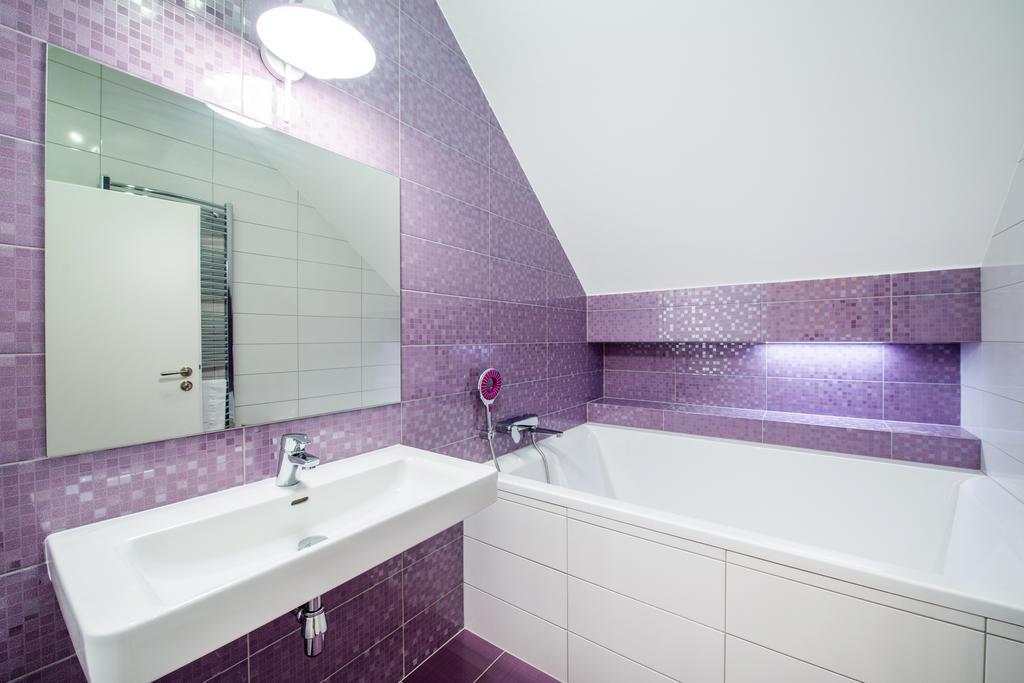 Relax21 Hotel Uhersky Ostroh Стая снимка
