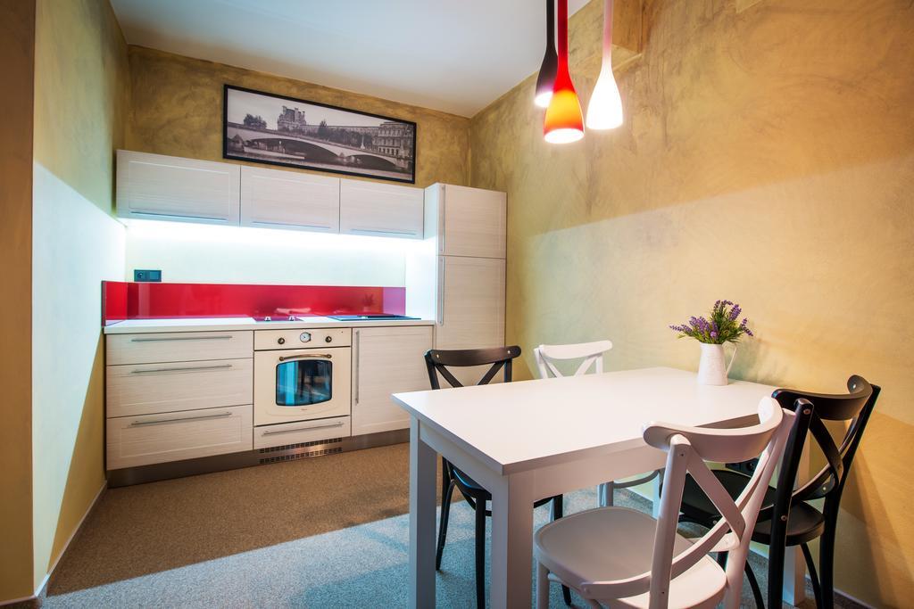 Relax21 Hotel Uhersky Ostroh Стая снимка