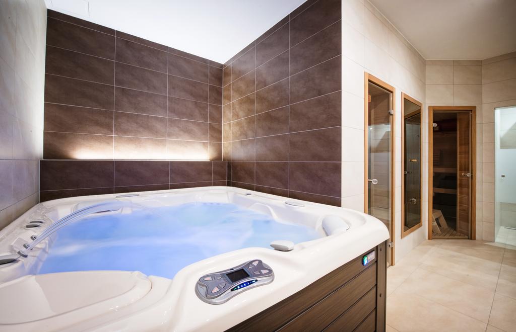 Relax21 Hotel Uhersky Ostroh Екстериор снимка